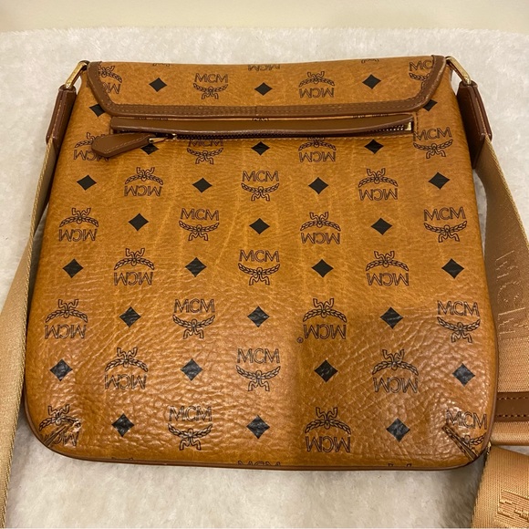 MCM LIMITED EDITION UNISEX CROSSBODY - Picture 7 of 9